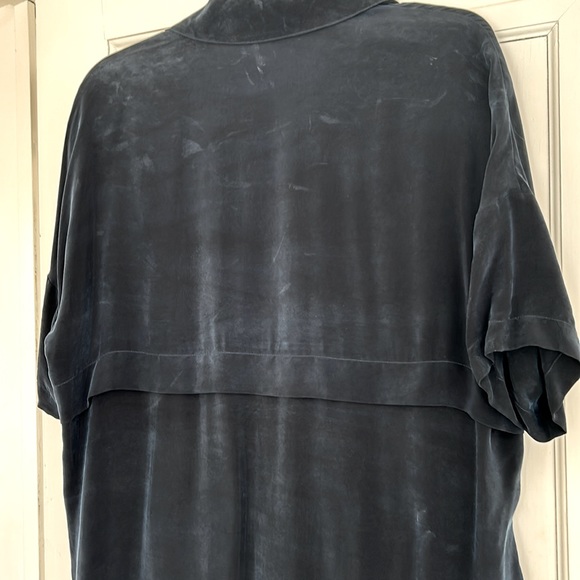 Statement piece. Short-sleeved maxi shirt dress in navy with side slits. - Picture 5 of 5